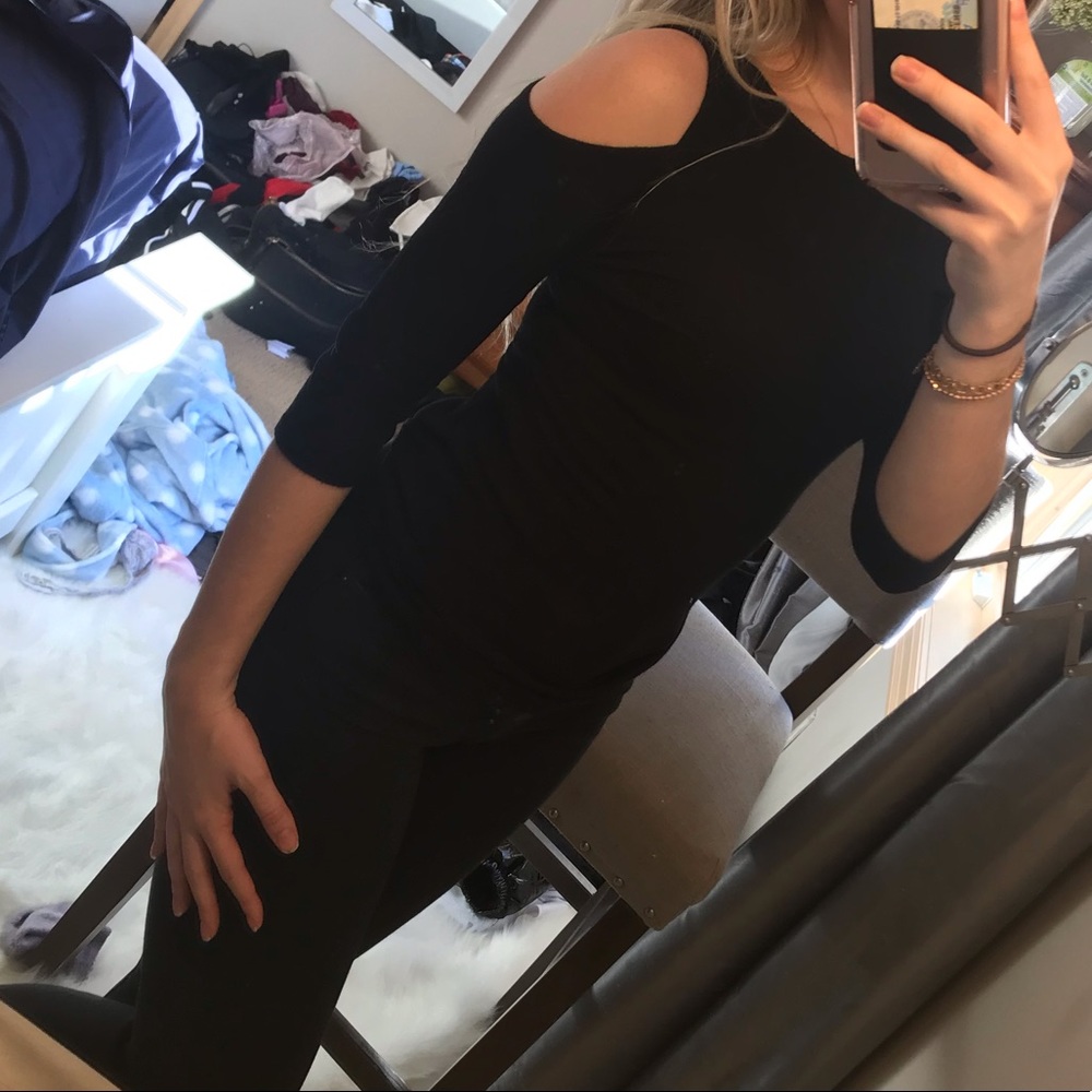 Open shoulder top